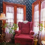 Montgomery Mansion B&B