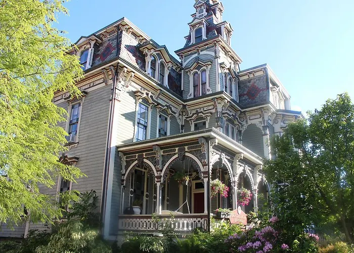 Montgomery Mansion B&B