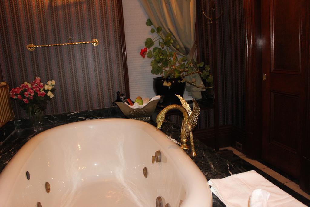Montgomery Mansion Bed and breakfast *
