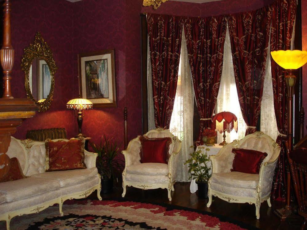 Montgomery Mansion Claysville
