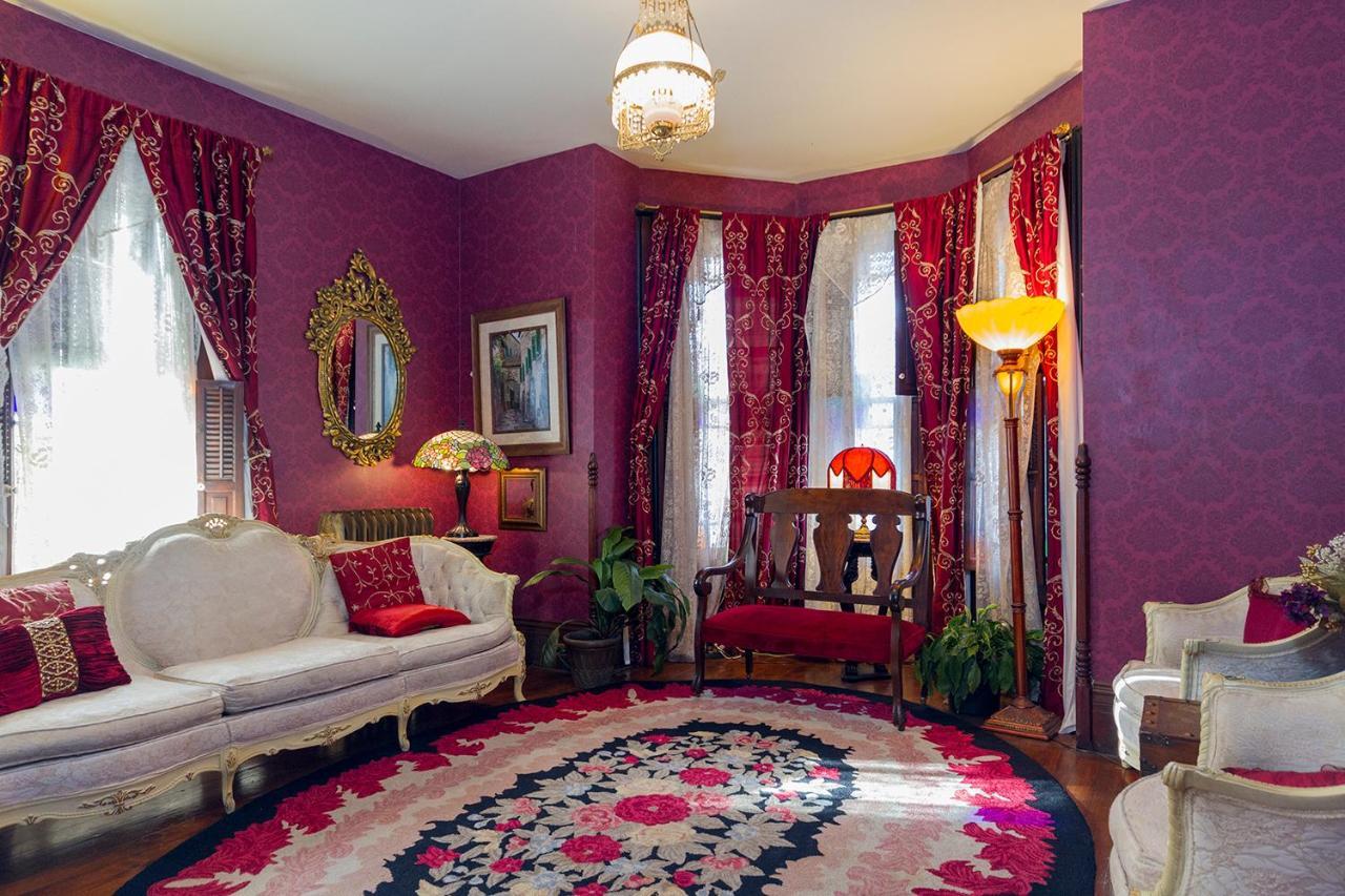 Montgomery Mansion Bed and breakfast Claysville