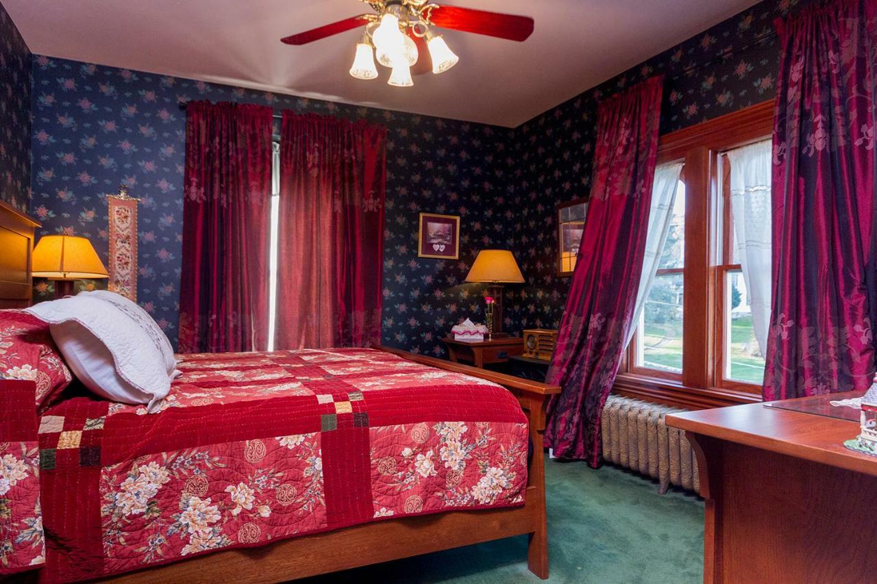 Montgomery Mansion Claysville